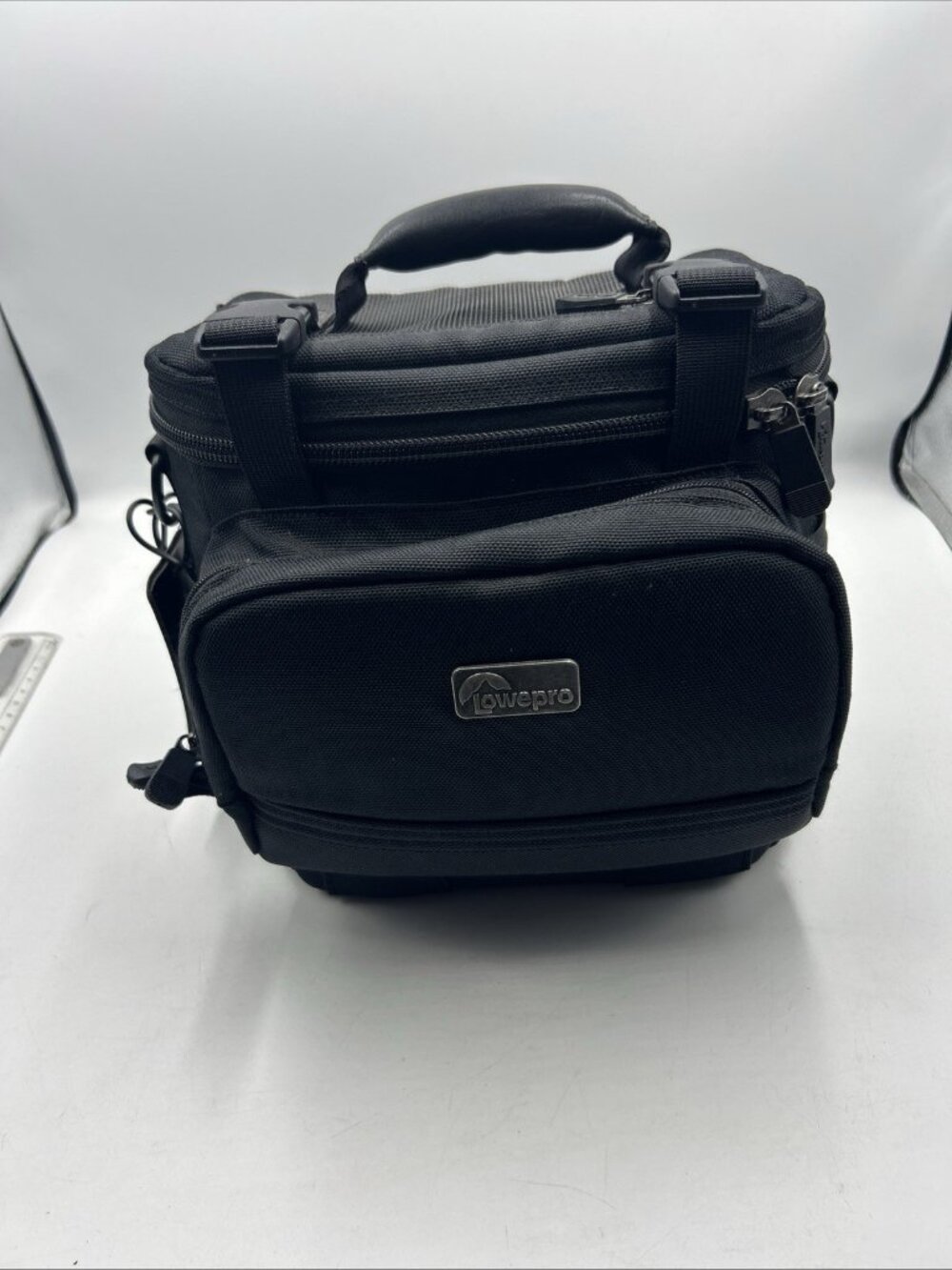 Lowepro Shoulder Black Camera Bag (missing Strap)✅